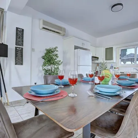 Oforo Selene - Stunning 4 Bedroom - By Fig Tree Bay - Sea Views Villa *